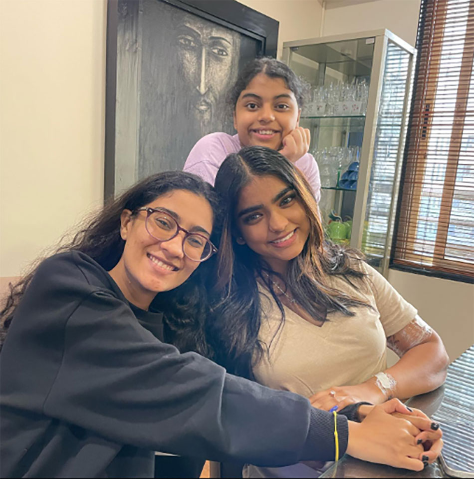  रेनी सेन, अलीशा सेन