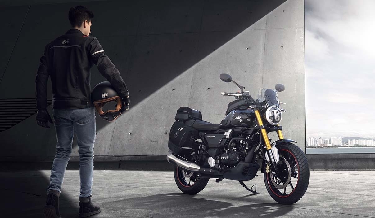 दोनों बाइक में ये है समानता