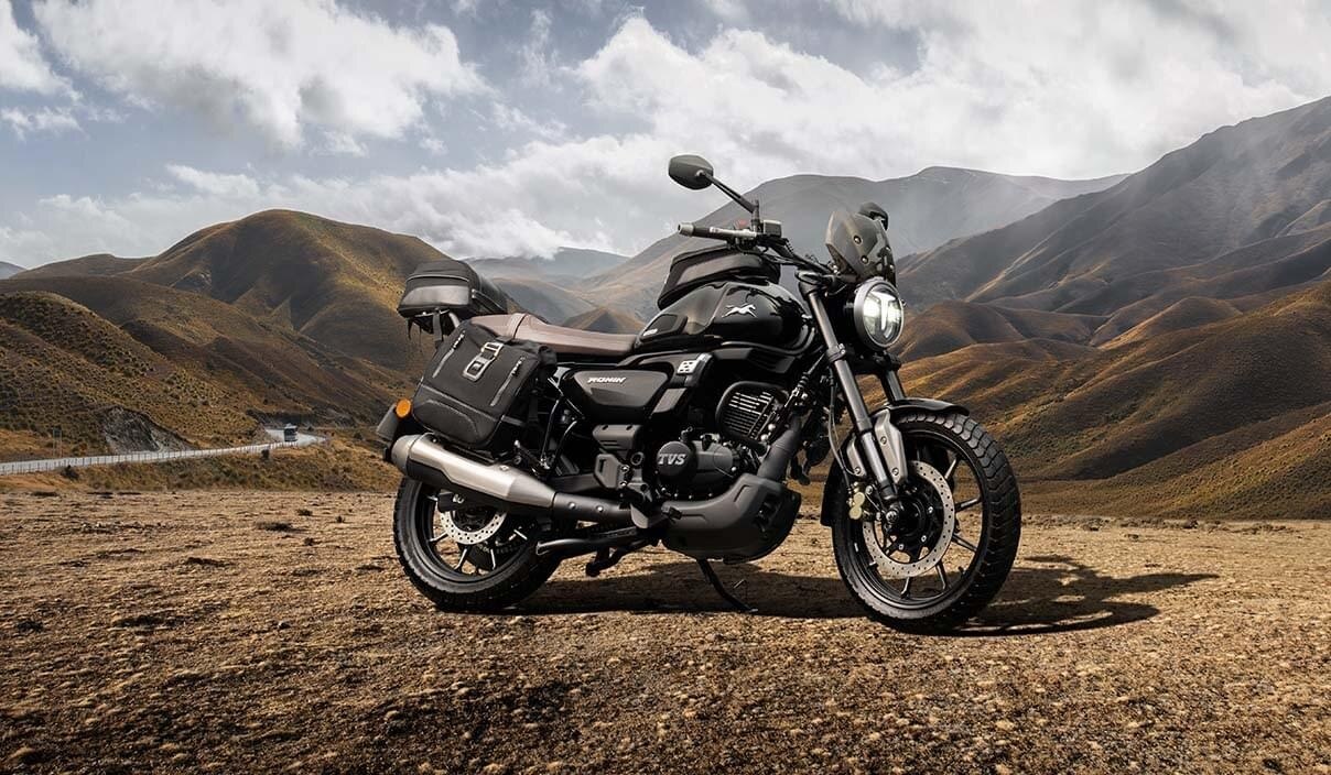 TVS Ronin और Bajaj Pulsar की कीमत