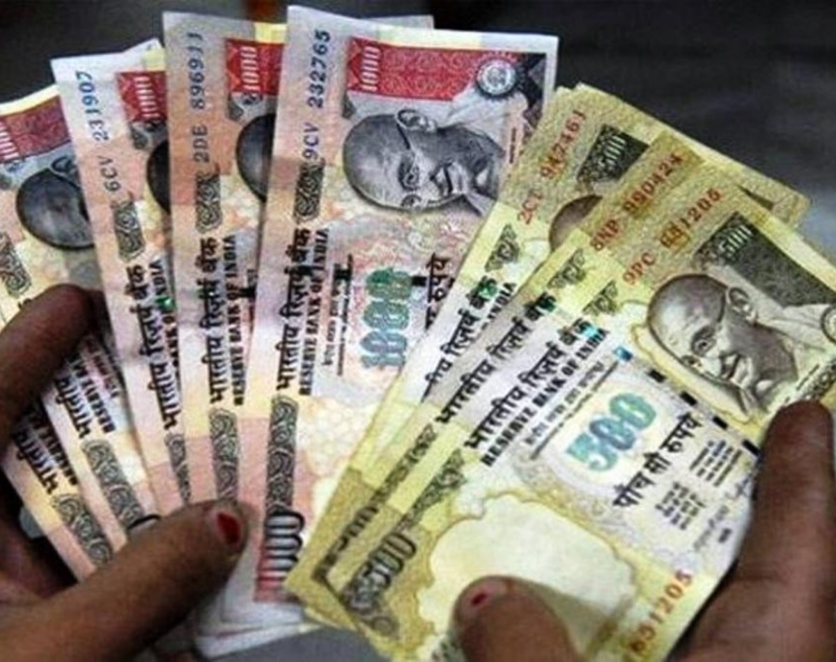 नोटबंदी ने मचाई बड़ी खलबली