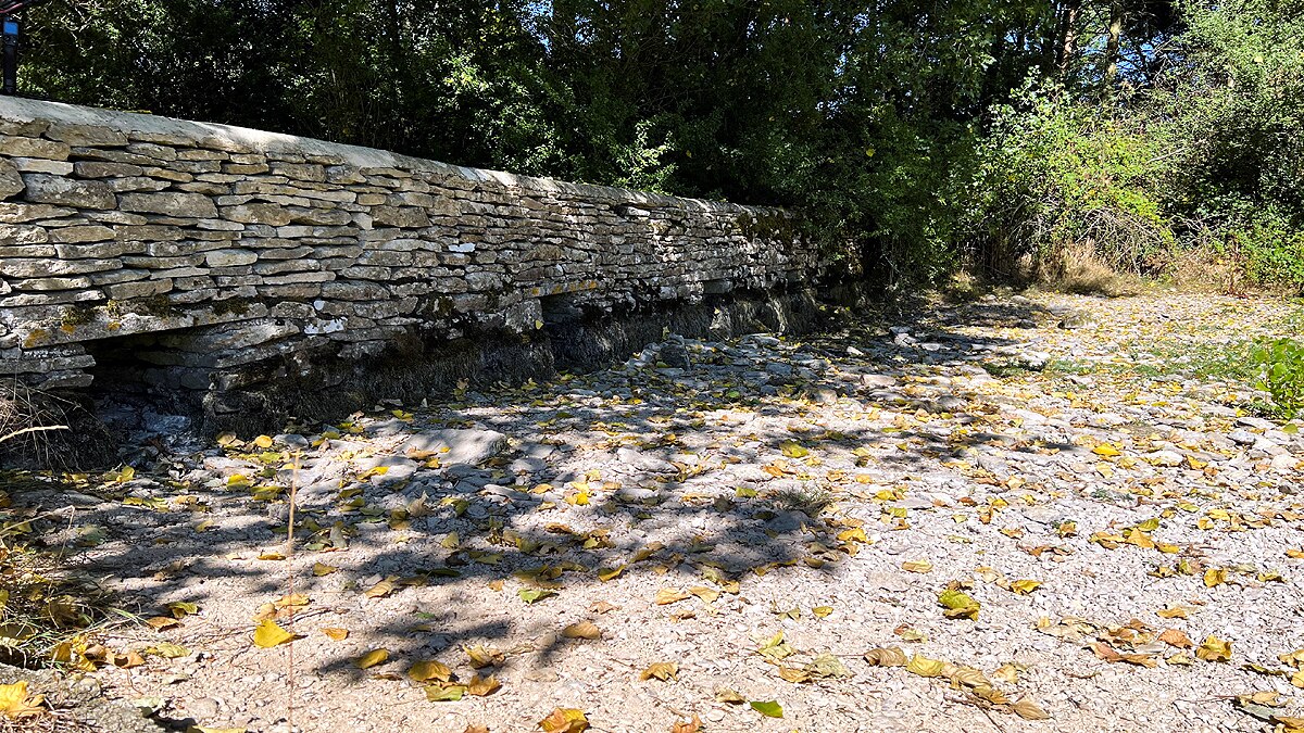 Thames River Source Dries