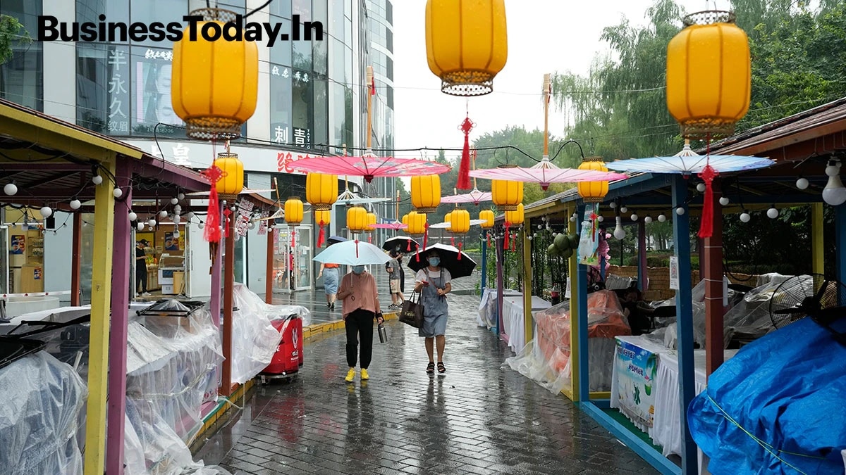 पीछे खिसका चीन