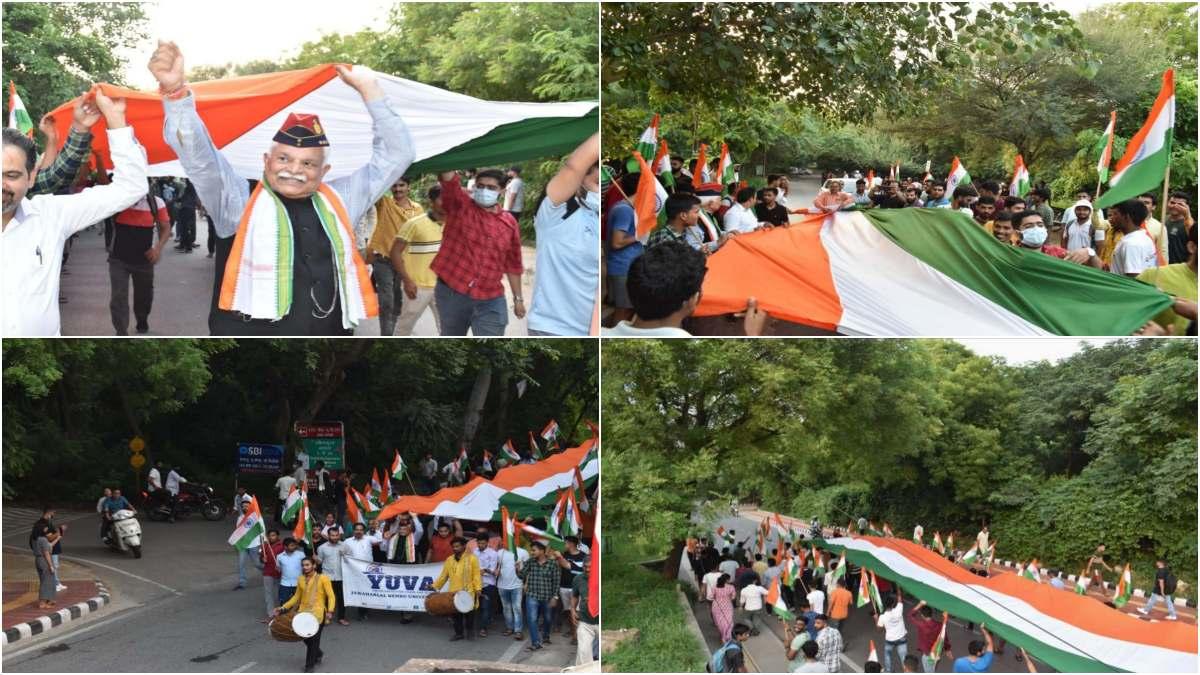 Tiranga Yatra With 75 feet long flag