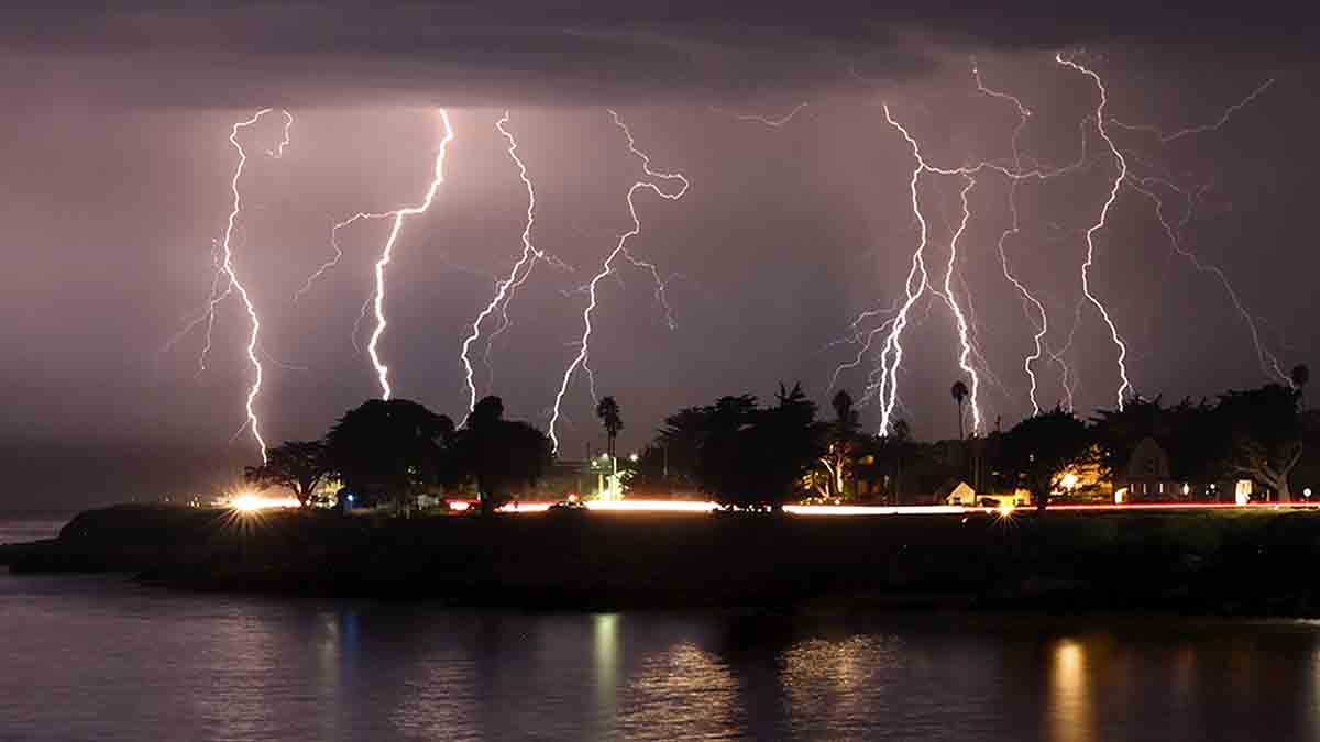 White house lightning strike