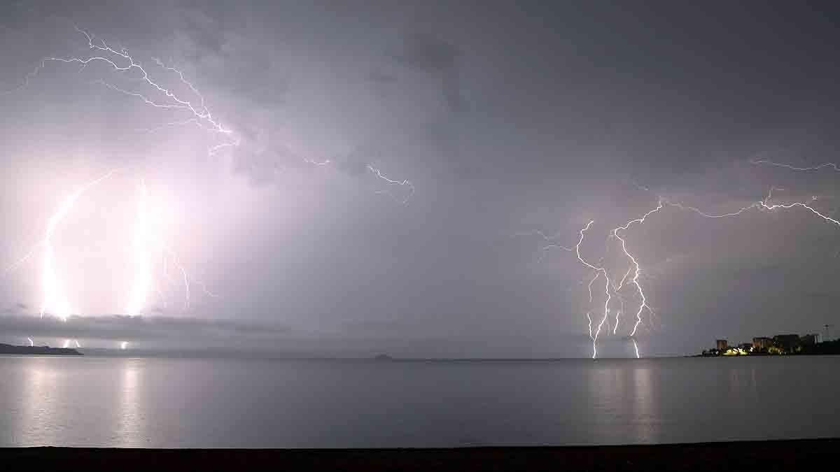 White house lightning strike