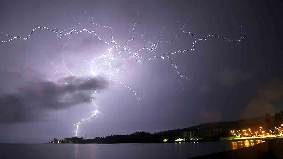 White house lightning strike