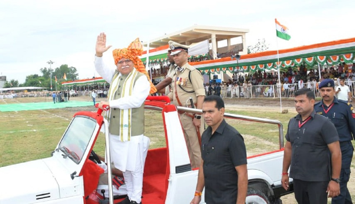 हरियाणा: सीएम खट्टर बोले- देशभक्त फांसी पर चढ़े, मगर झुके नहीं