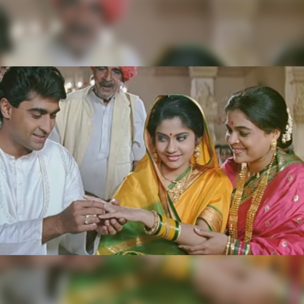 मोहनीश बहल, रेणुका शाहणे, रीमा लागू