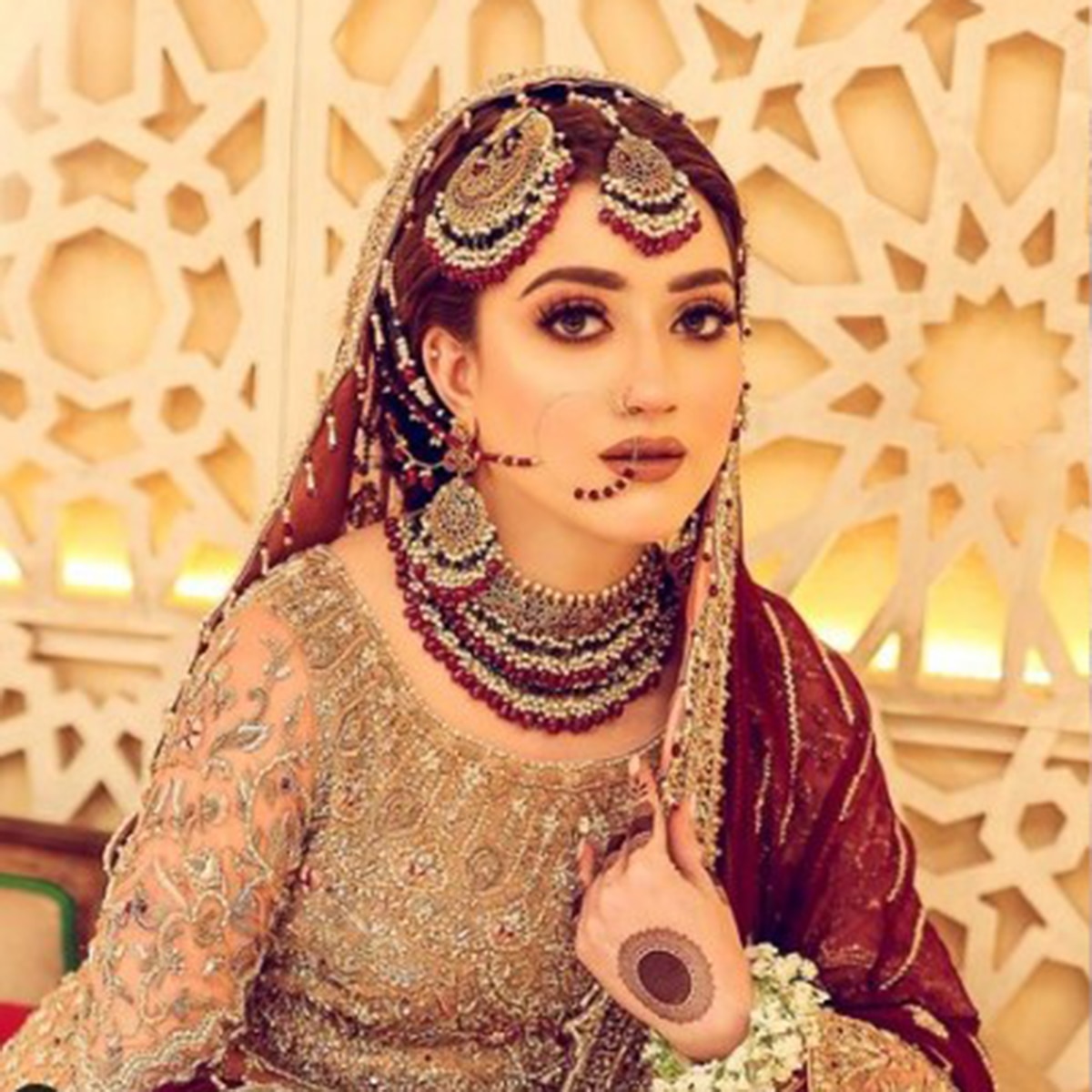 मोमिना इकबाल