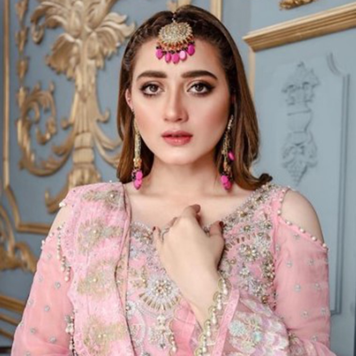 मोमिना इकबाल