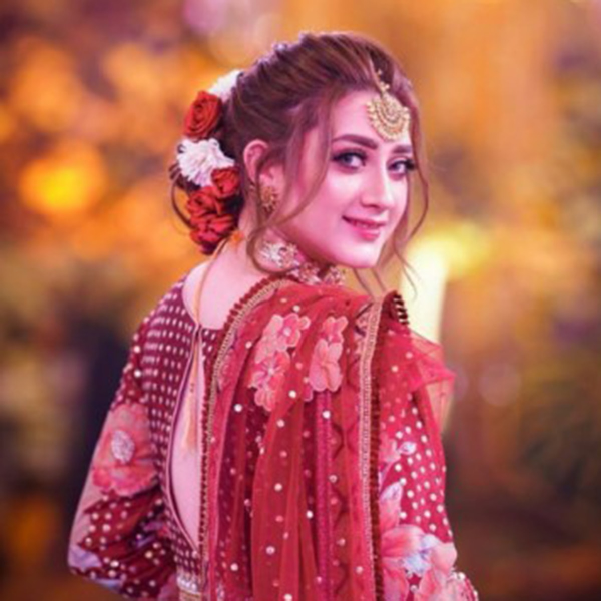 मोमिना इकबाल