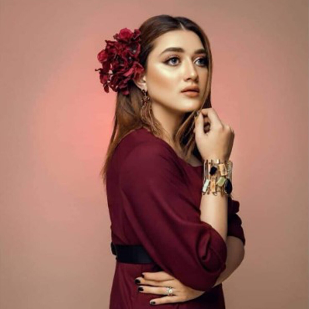 मोमिना इकबाल