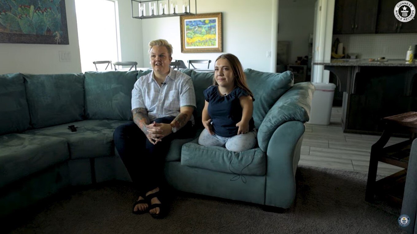 Women couple with biggest height difference 