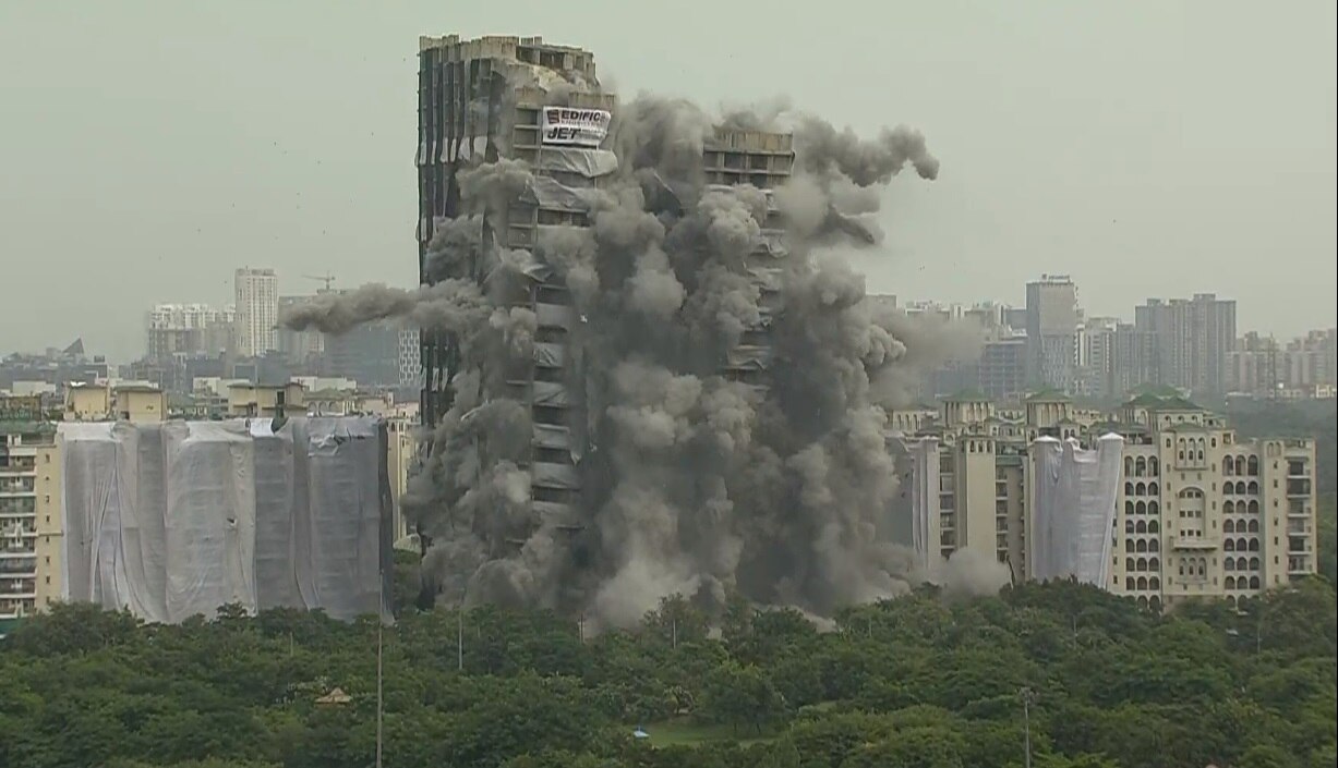 Twin Tower demolition photos