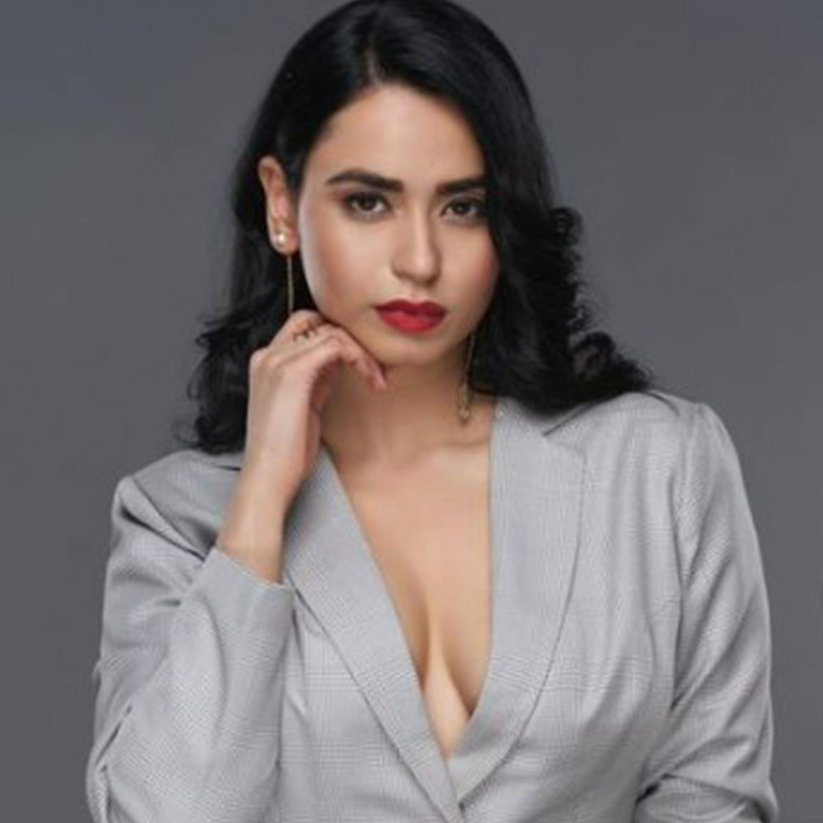 सौंदर्या शर्मा