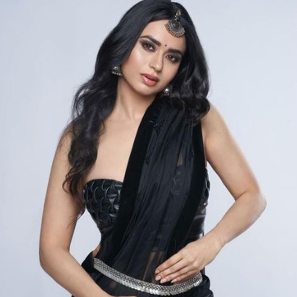 सौंदर्या शर्मा