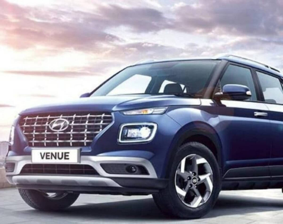 Hyundai Venue- (एक्सशोरूम कीमत- 6.99 लाख रुपये) 