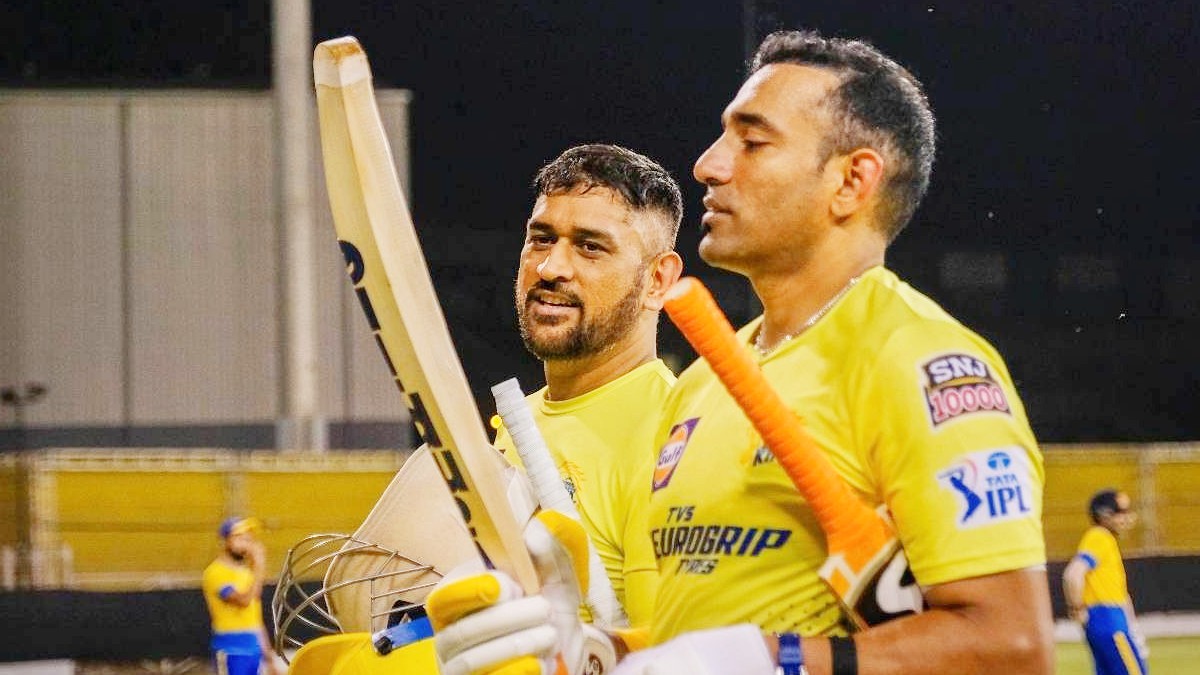 MS Dhoni and Robin Uthappa