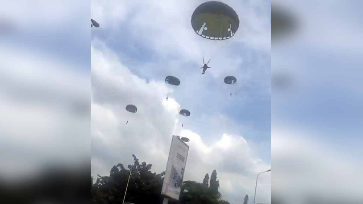 Nigerian Paratroopers Landing