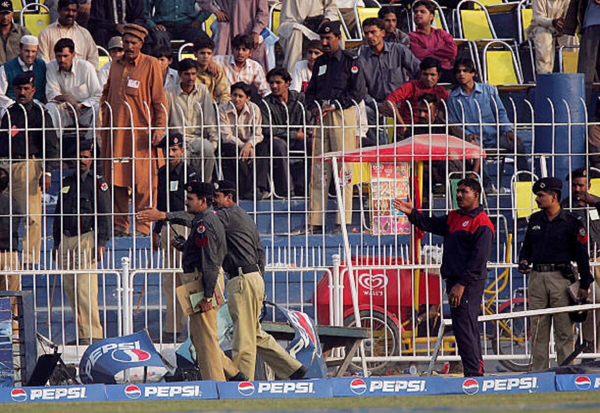 मैदान में सिलेंडर ब्लास्ट