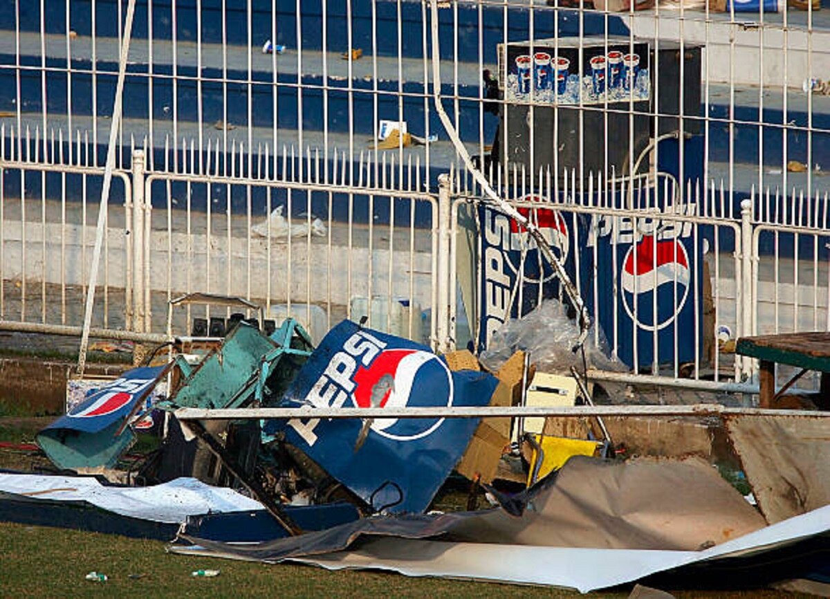Pakistan vs England Faislabad test blast