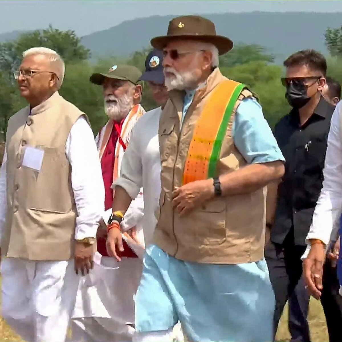 नमीबिया से लाए गए चीतों को पीएम मोदी ने किया कूनो नेशनल पार्क में रिलीज