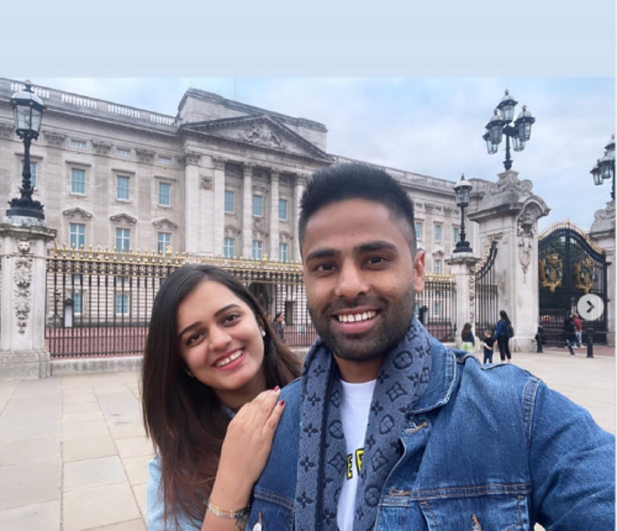 Suryakumar with wife