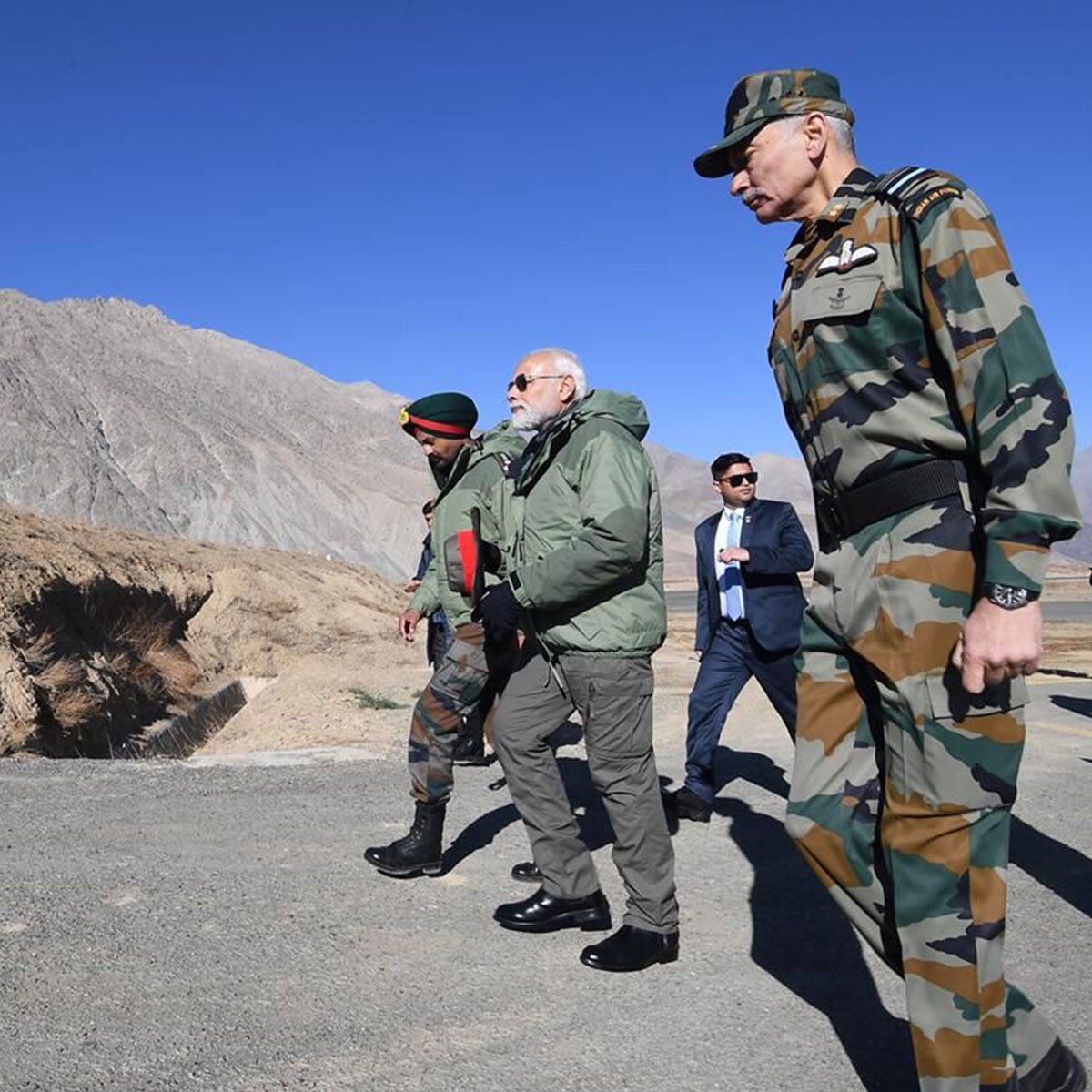 करगिल में पीएम मोदी