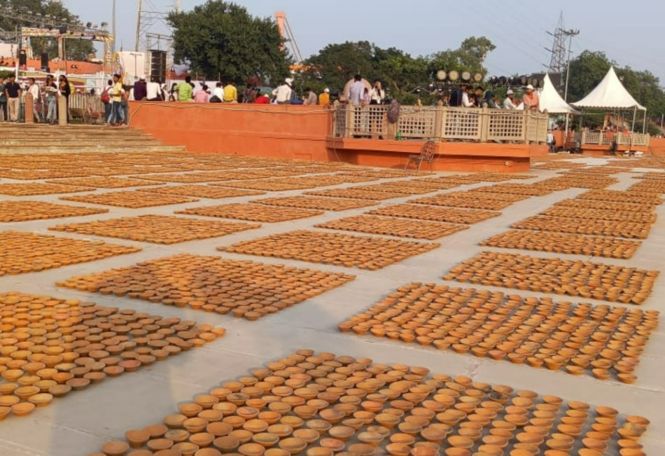 भव्य दीपोत्सव