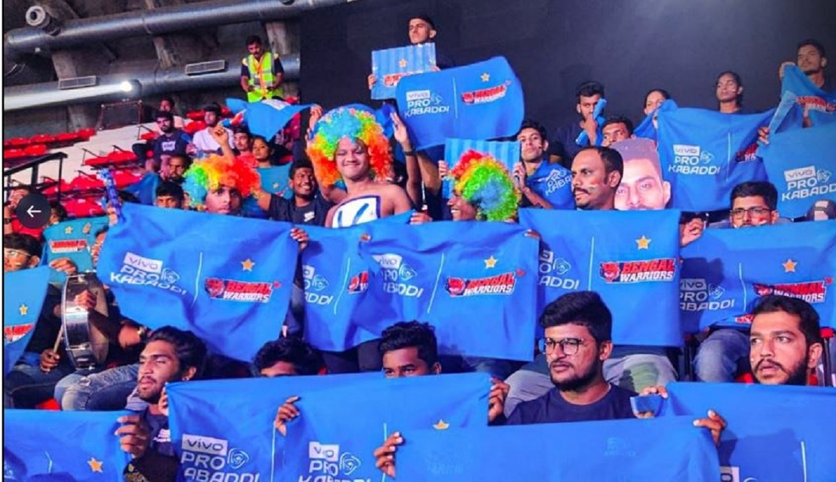 दर्शकों का हुजूम