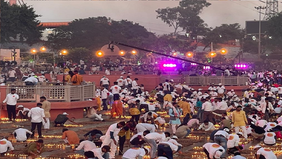 दिवाली की पूर्व संध्या पर अयोध्या में जलाए गए 17 लाख दीए, पीएम मोदी भी हुए कार्यक्रम में शामिल