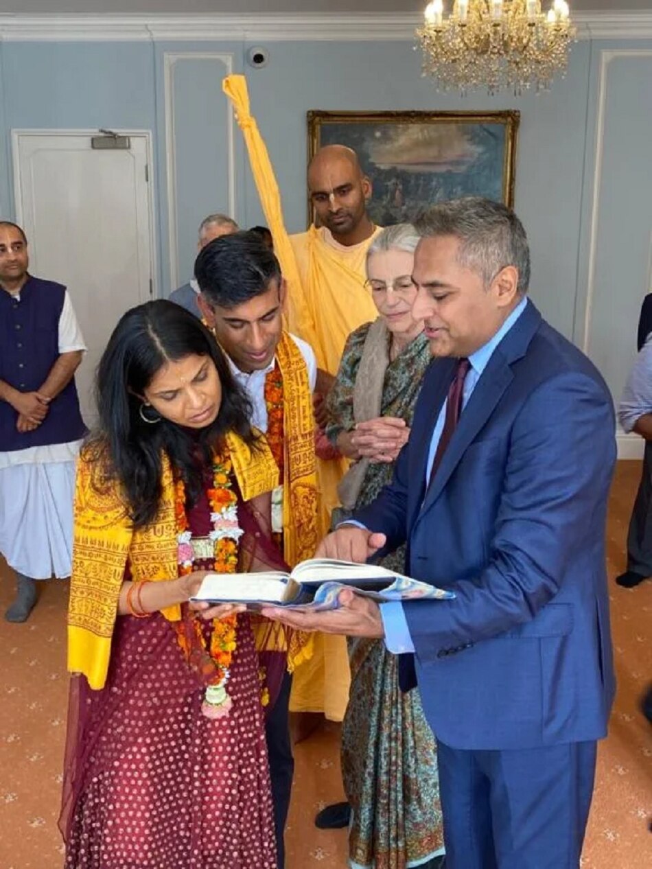  फोटोः भक्तिवेदांत मंदिर