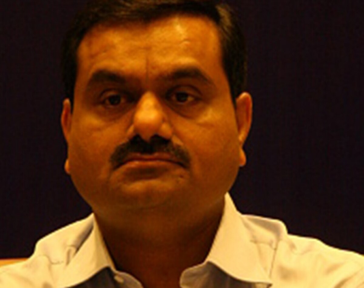 गौतम अडानी की संपत्ति इतनी घटी