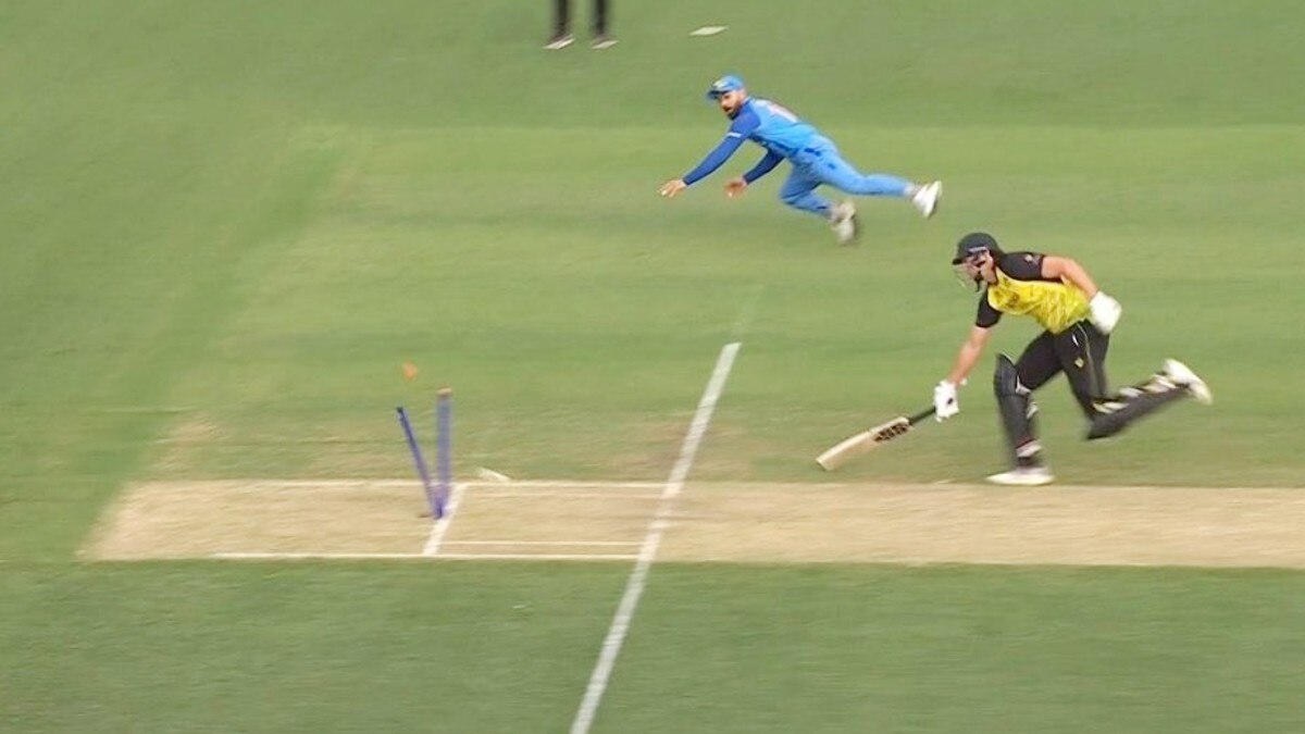 कोहली ने किया रन आउट