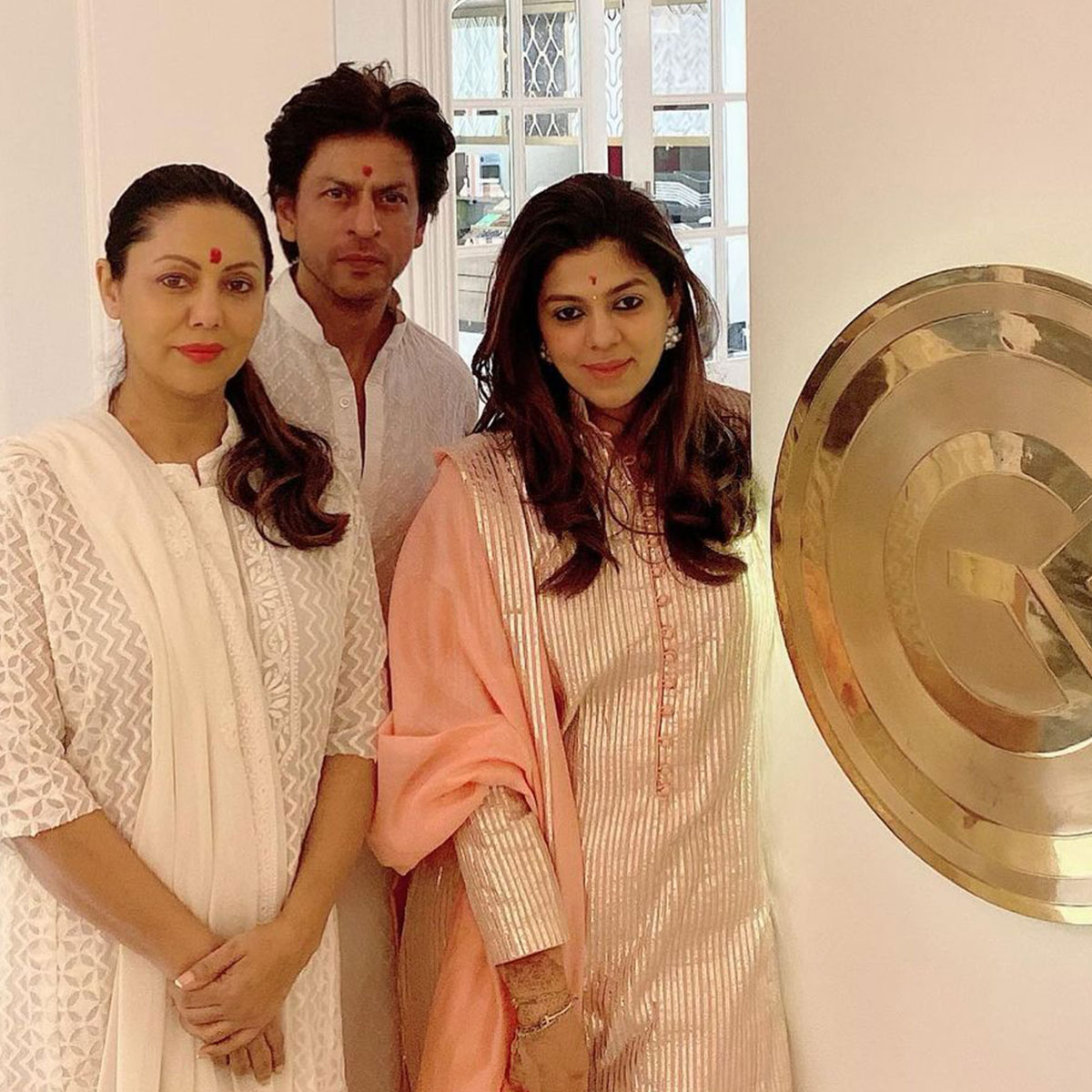  शाहरुख खान और पूजा ददलानी