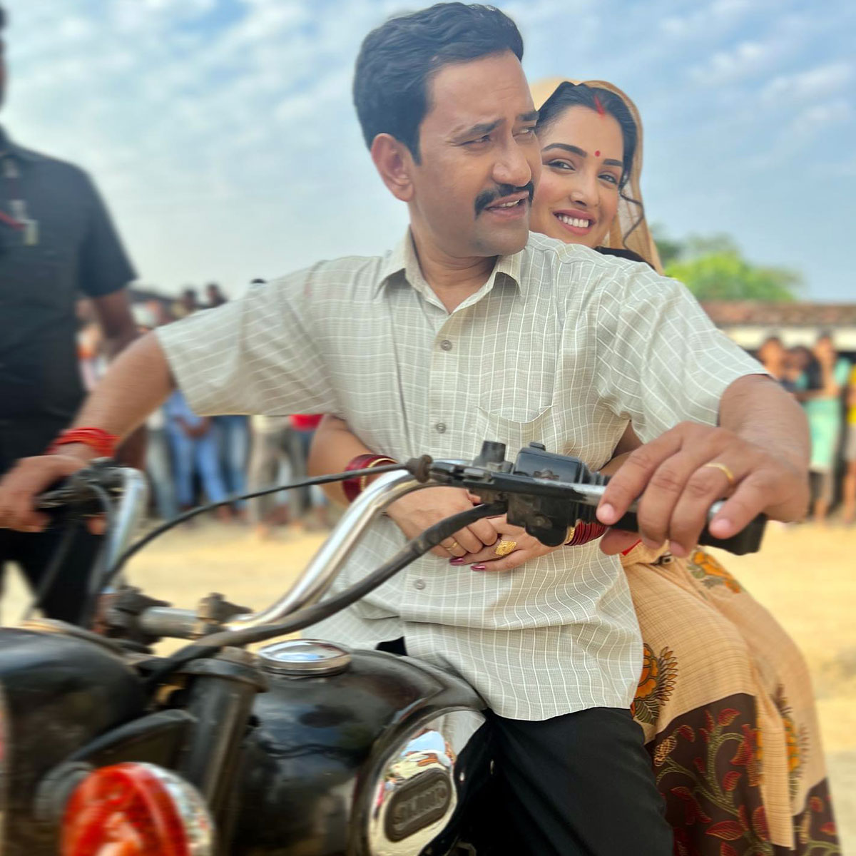 निरहुआ, आम्रपाली दुबे