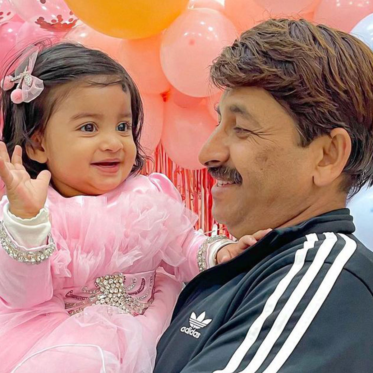  मनोज तिवारी, सान्विका