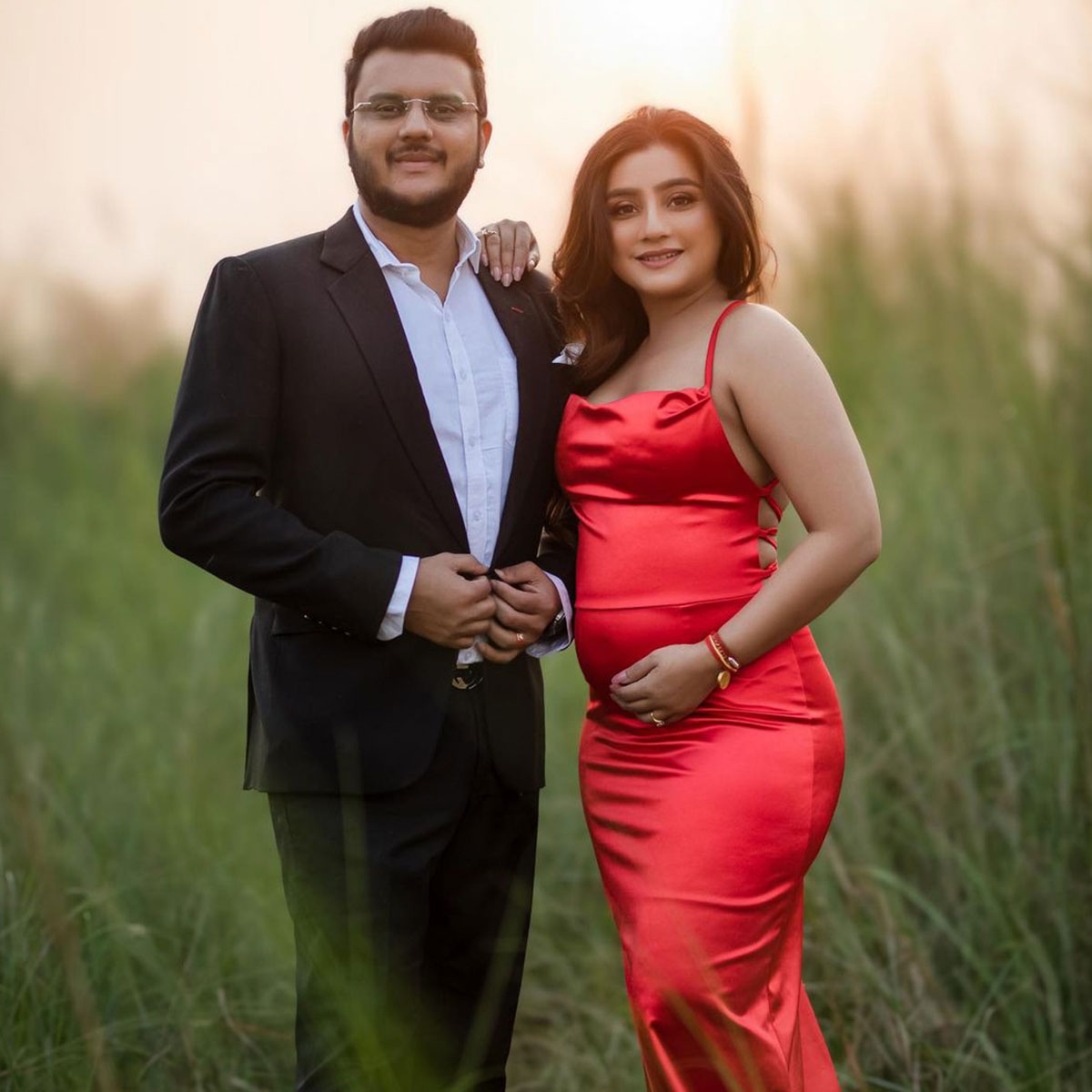 नेहा मर्दा, आयुष्मान अग्रवाल 