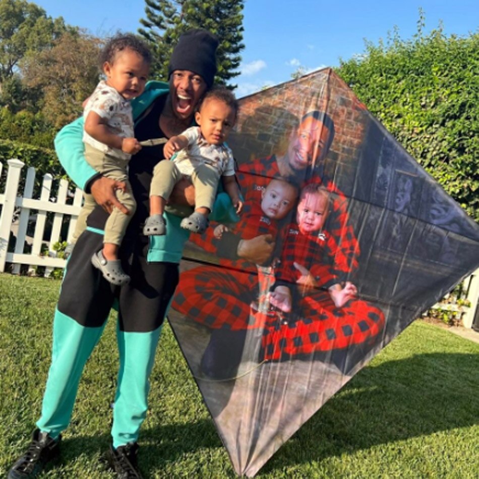 बच्चों संग Nick Cannon 