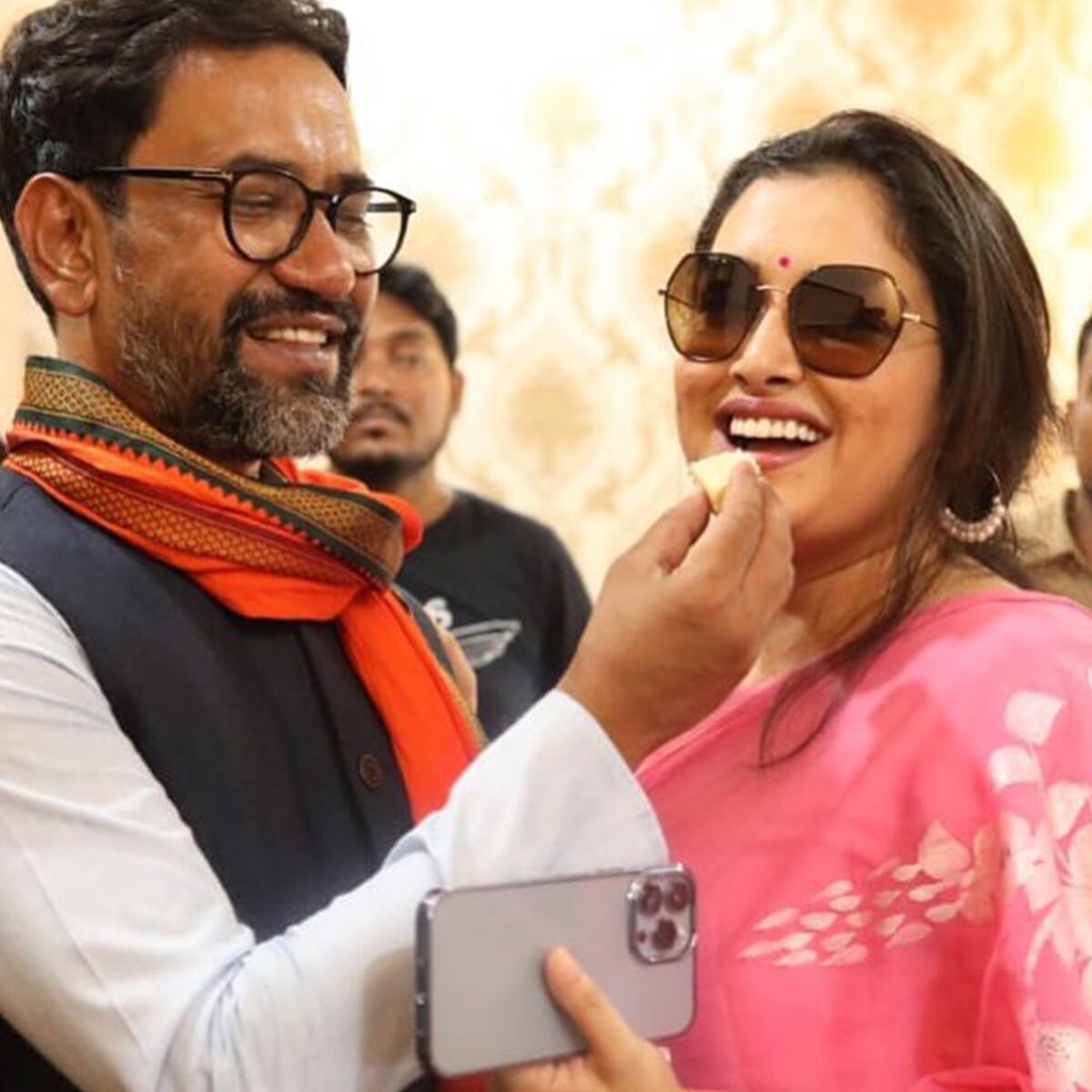 निरहुआ, आम्रपाली दुबे