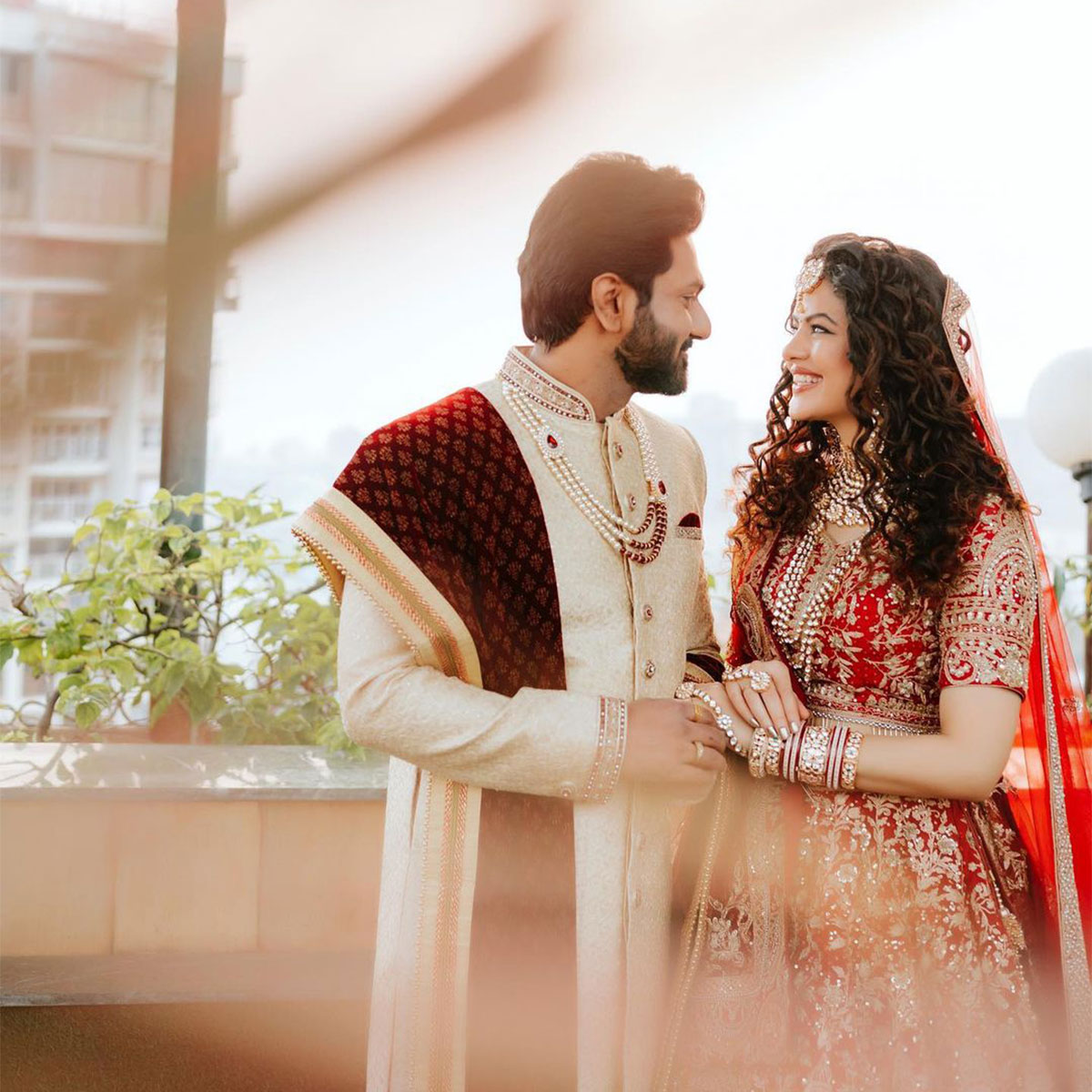 पलक मुच्छल, मिथुन