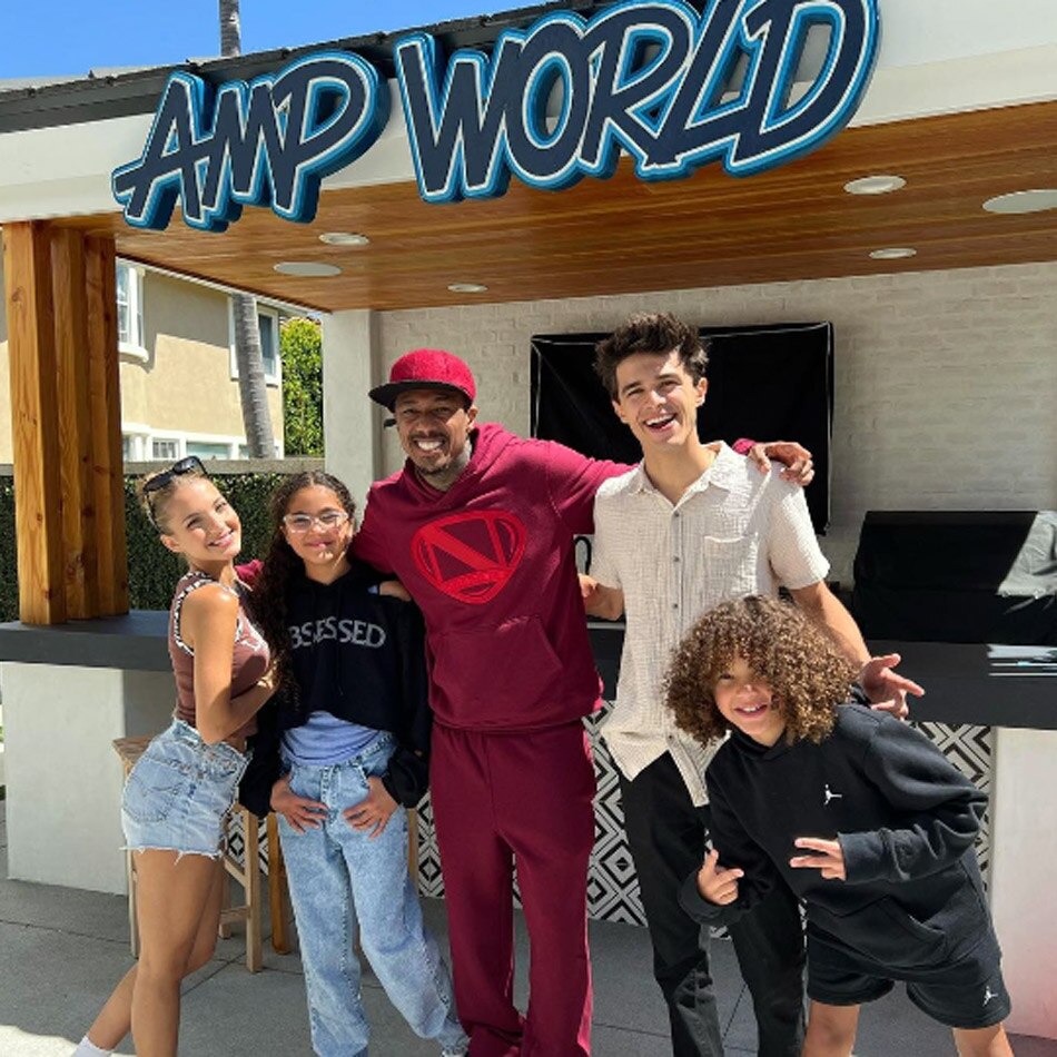 बच्चों संग Nick Cannon