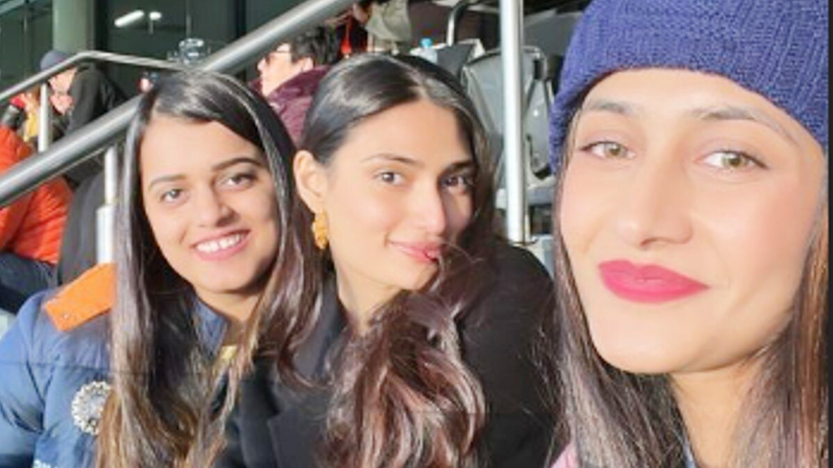 देविशा, अथिया और धनश्री