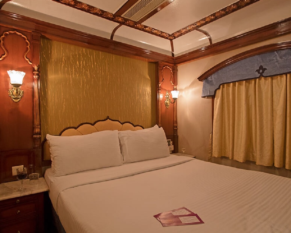 शाही ट्रेन गोल्डन चैरियट की शुरुआत (Photo-goldenchariot.org)