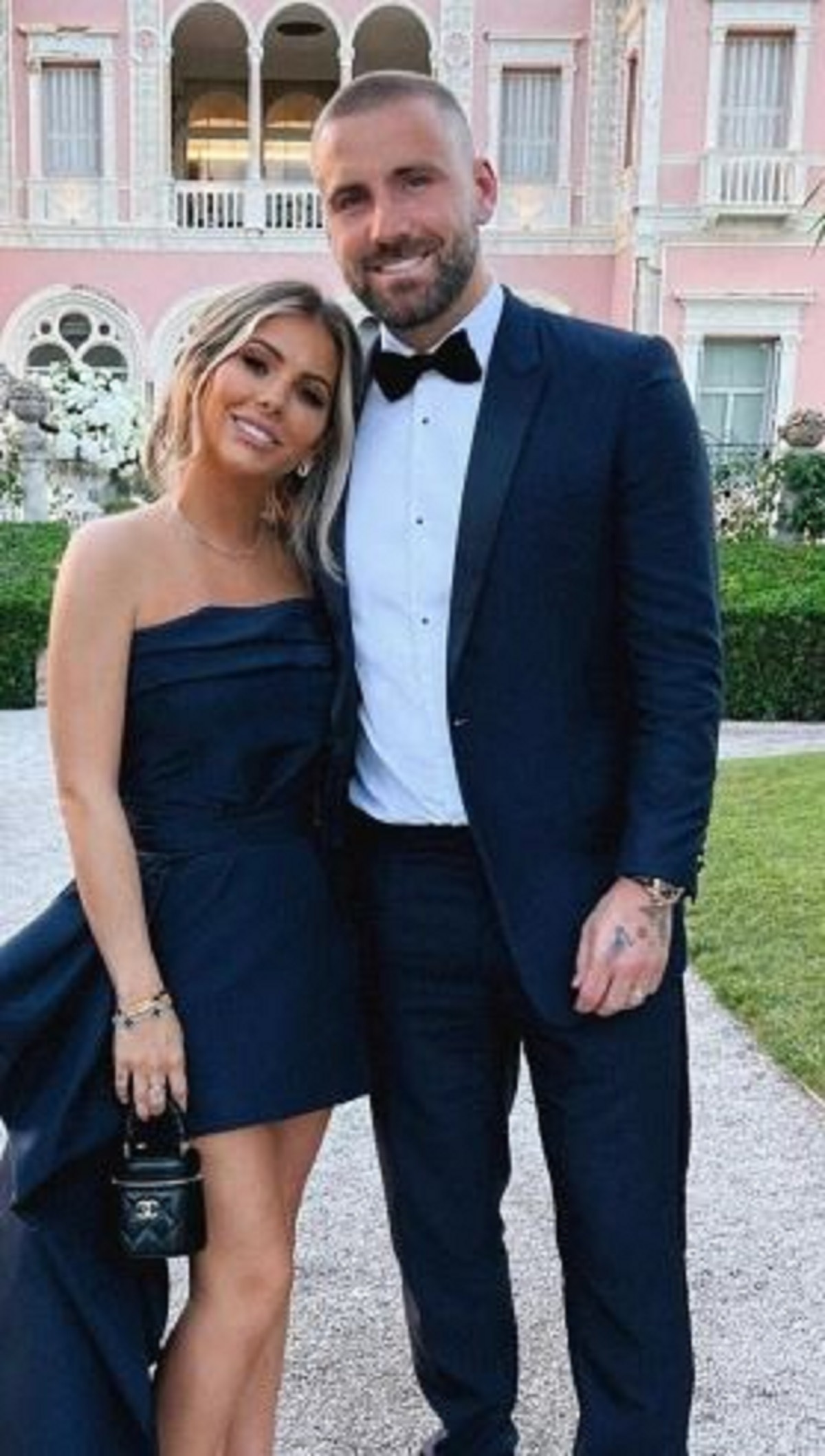 ल्यूक शॉ और अनुष्का सैंटोस