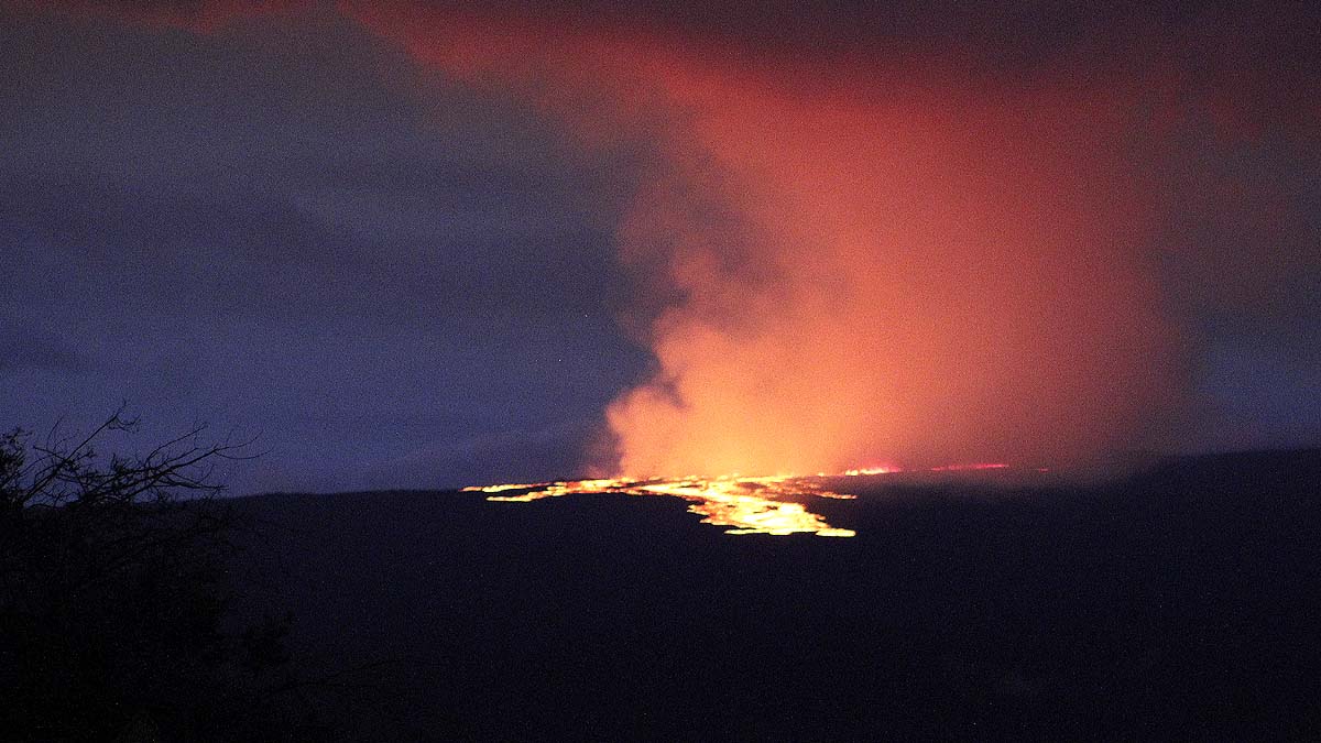 Mauna Loa Volcano Erupts
