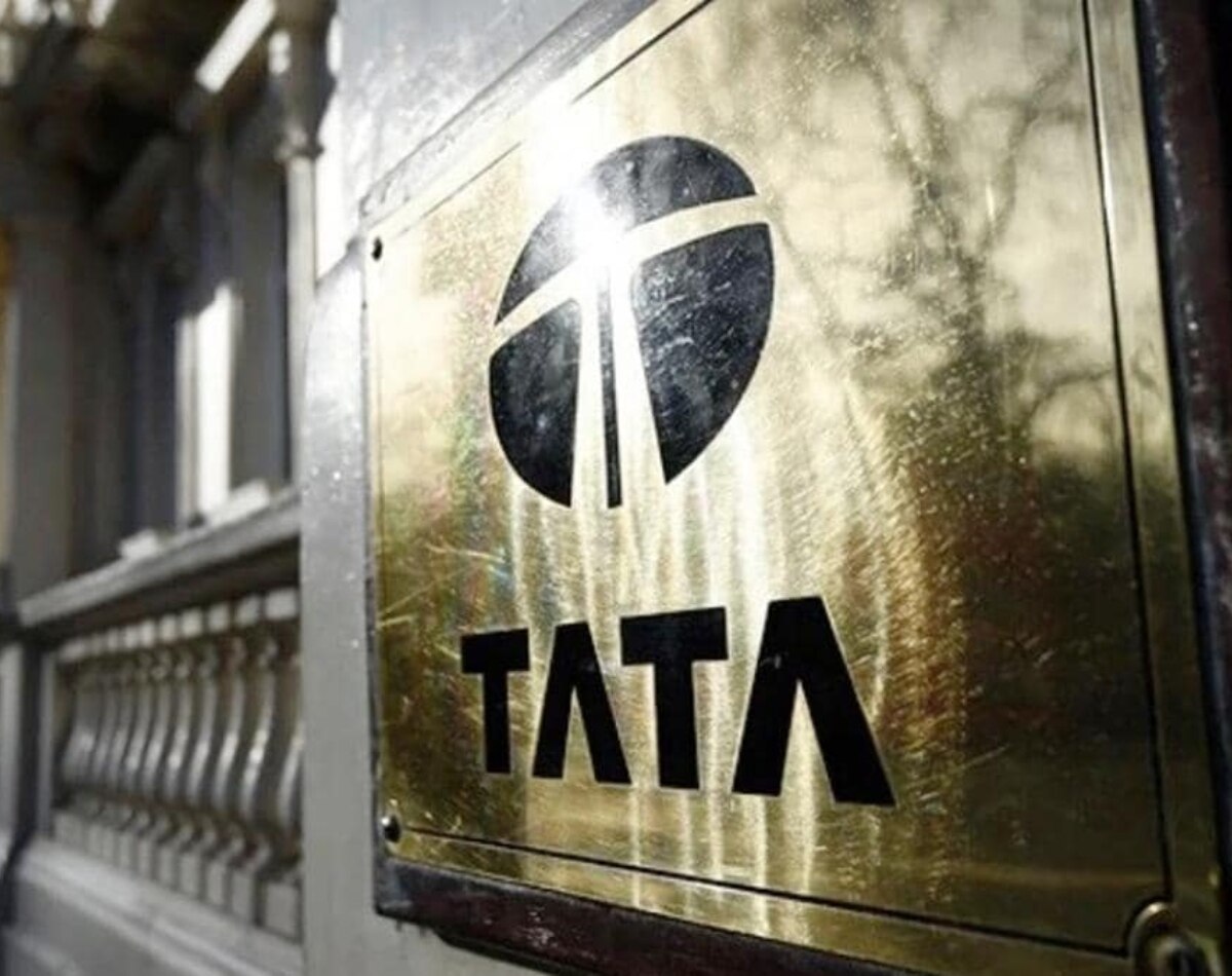 लेह-नेविल और माया Tata