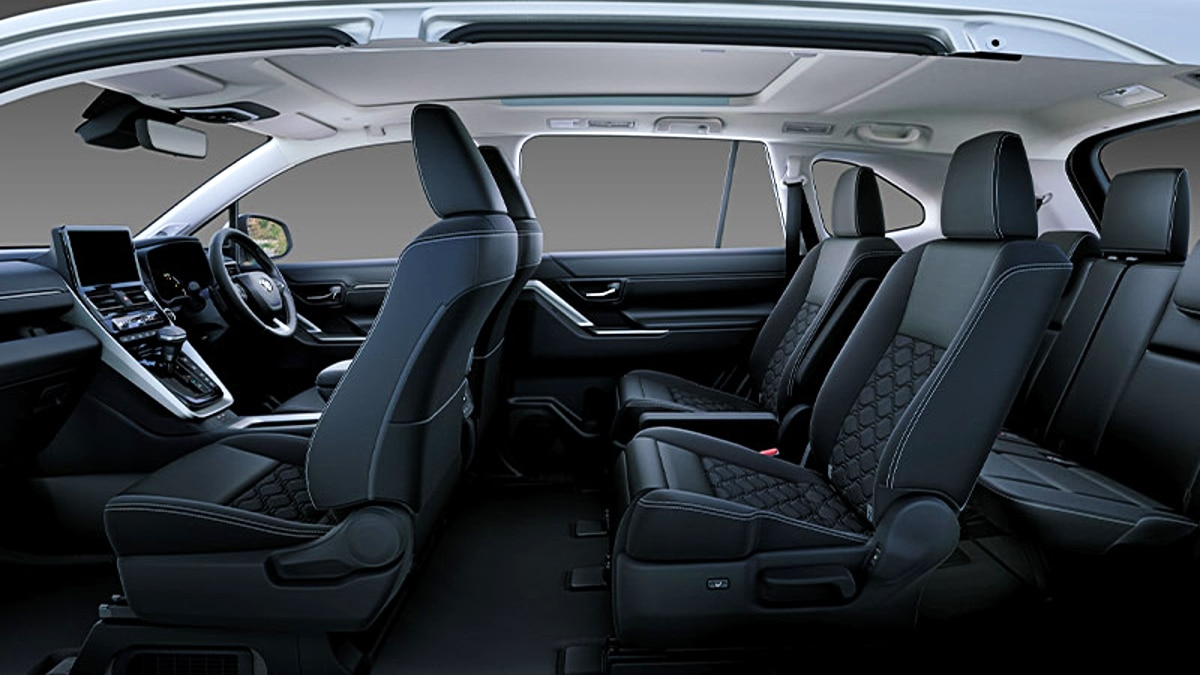 Toyota Innova Hycross