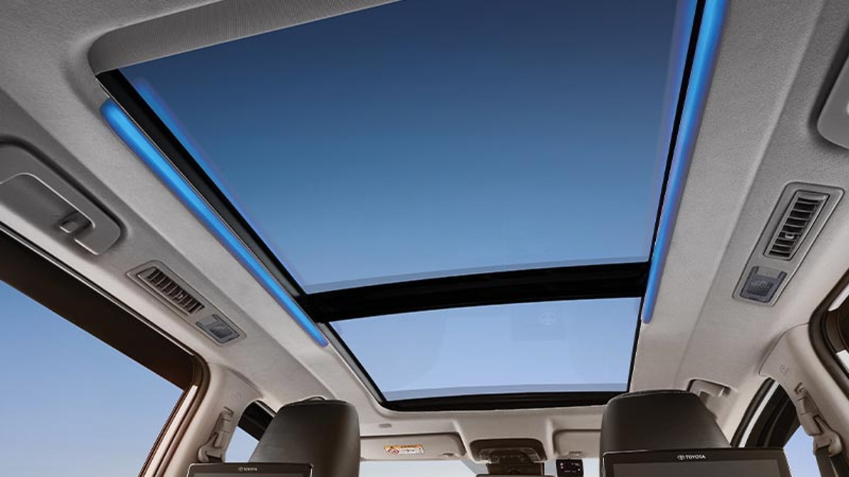 Toyota Innova Hycross