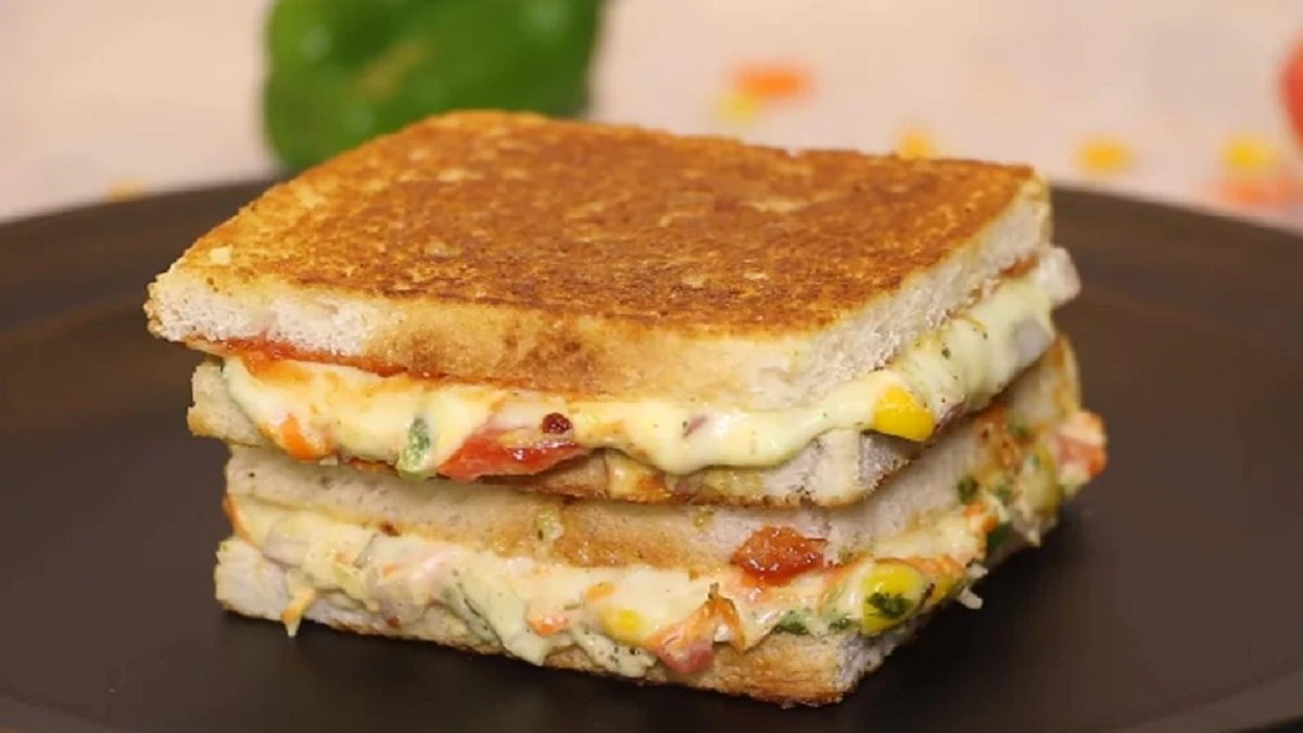 Veg Cheese Mayonnaise Sandwich